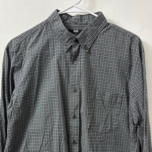 Uniqlo Men's Black and Gray Plaid Shirt